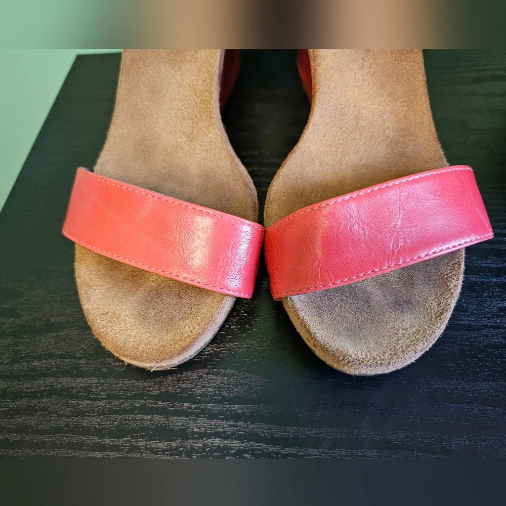 Toetos Pink Faux Leather Wedge Sandals Women's Size 8M